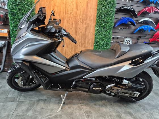 KYMCO AK 550i KYMCO AK 550i